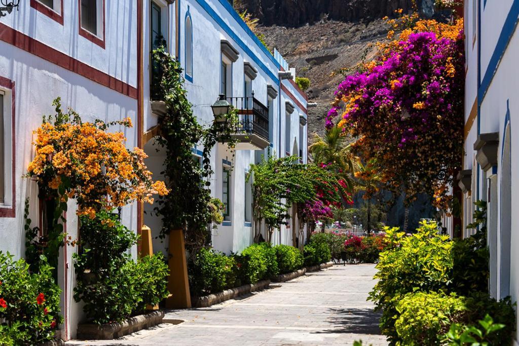 Apartamentos Las Palmeras Puerto De Mogan Exterior photo